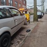 Spookvoertuig weggesleept uit Brugstraat na melding van Parkeerbeheer