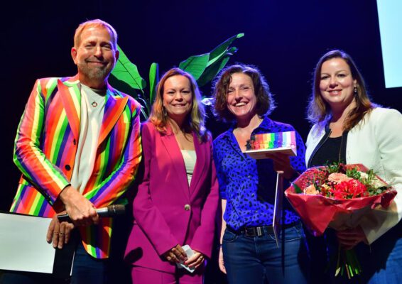 🔴 WIE NOMINEER JIJ VOOR DE ROOSENDAALSE REGENBOOG AWARD 2025?