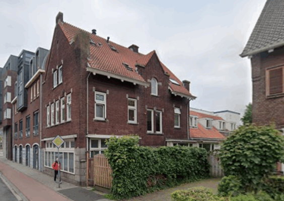 🔴 OOK PANDEIGENAAR WIL VAN DAKLOZENOPVANG IN CENTRUM ROOSENDAAL AF, MAAR SNEL GAAT DAT NIET